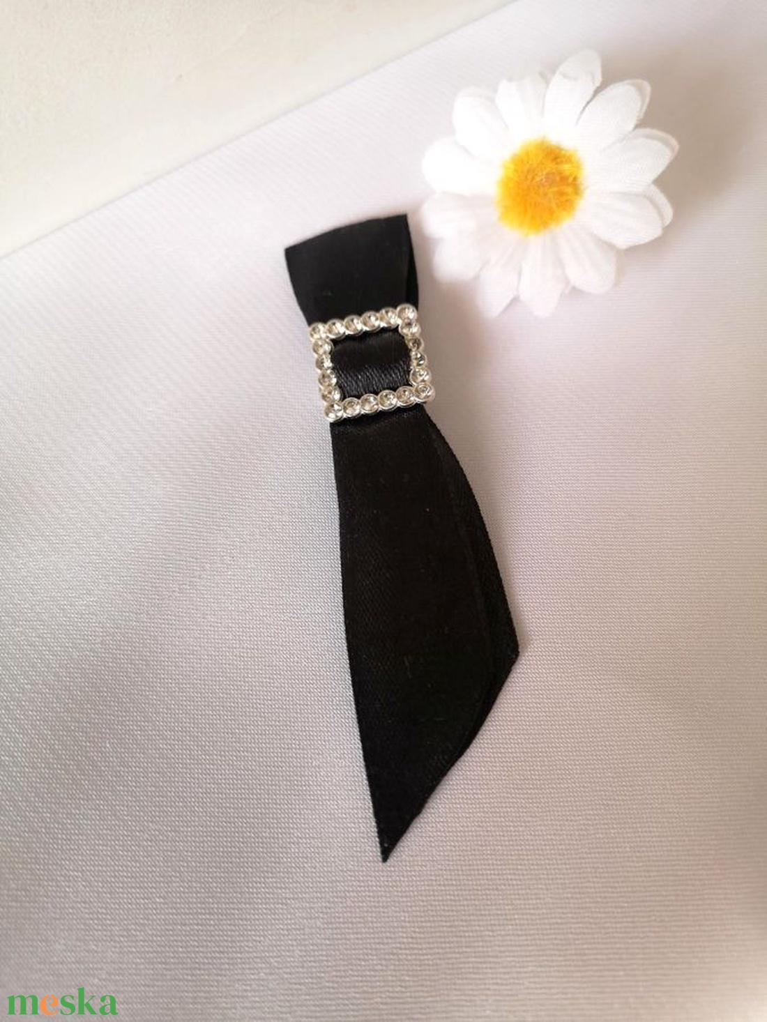 Gyász kitűző strassz dísszel - ékszer - kitűző és bross - Meska.hu