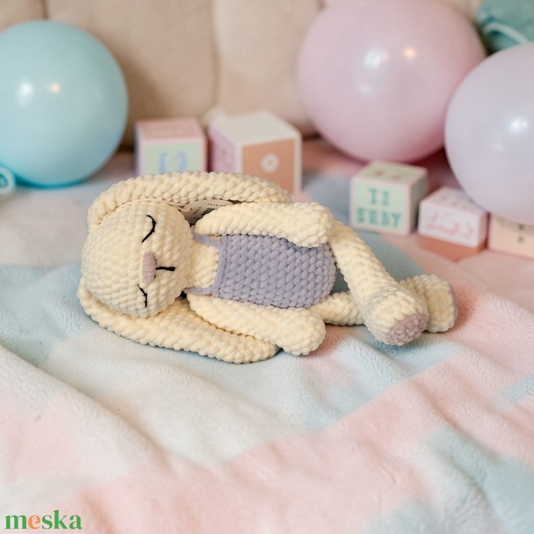 Alvó lilaruhás plüss nyuszi  - játék & sport - plüssállat & játékfigura - nyuszi - Meska.hu