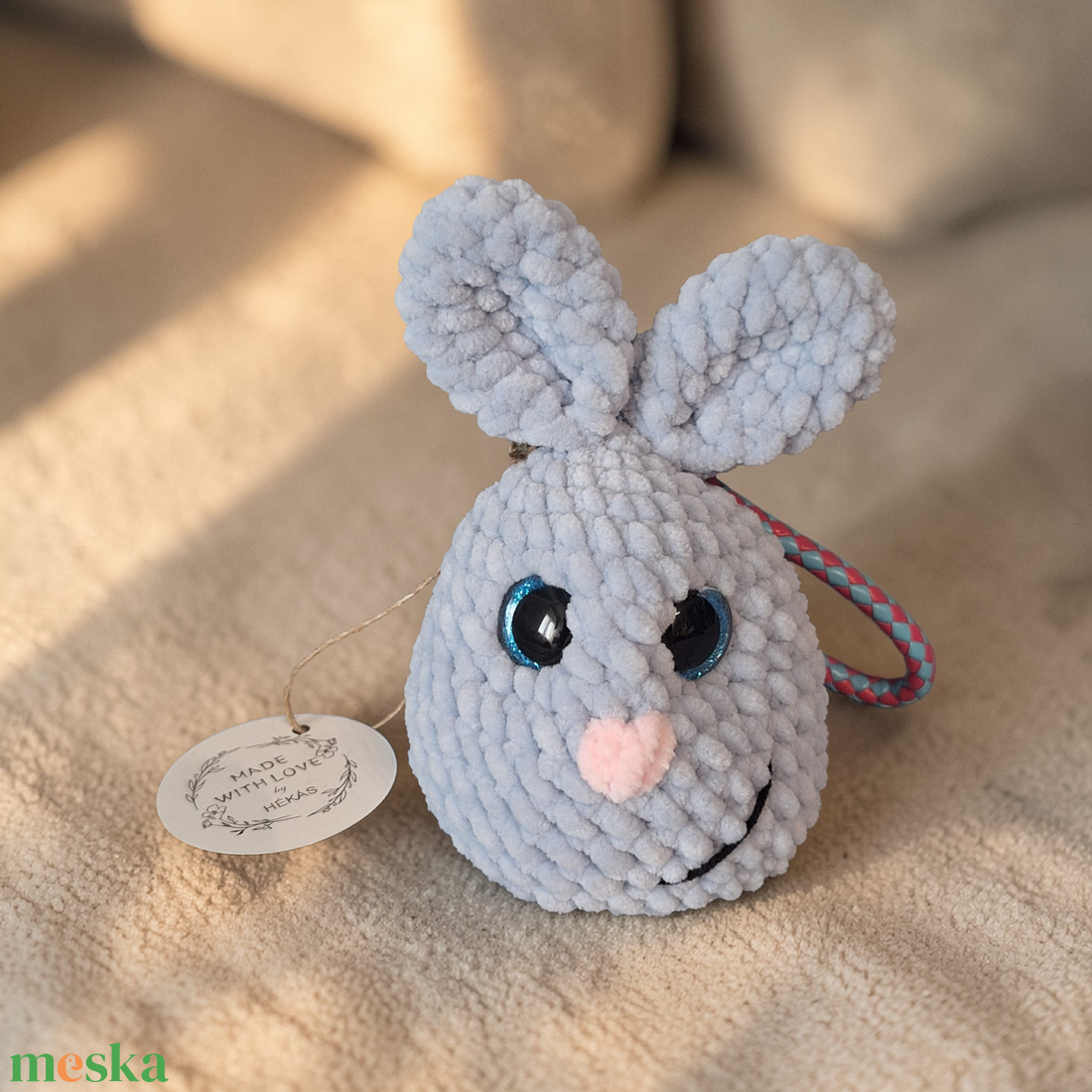 Horgolt amigurumi nyuszi, halvány kék - táska & tok - kulcstartó & táskadísz - kulcstartó - Meska.hu