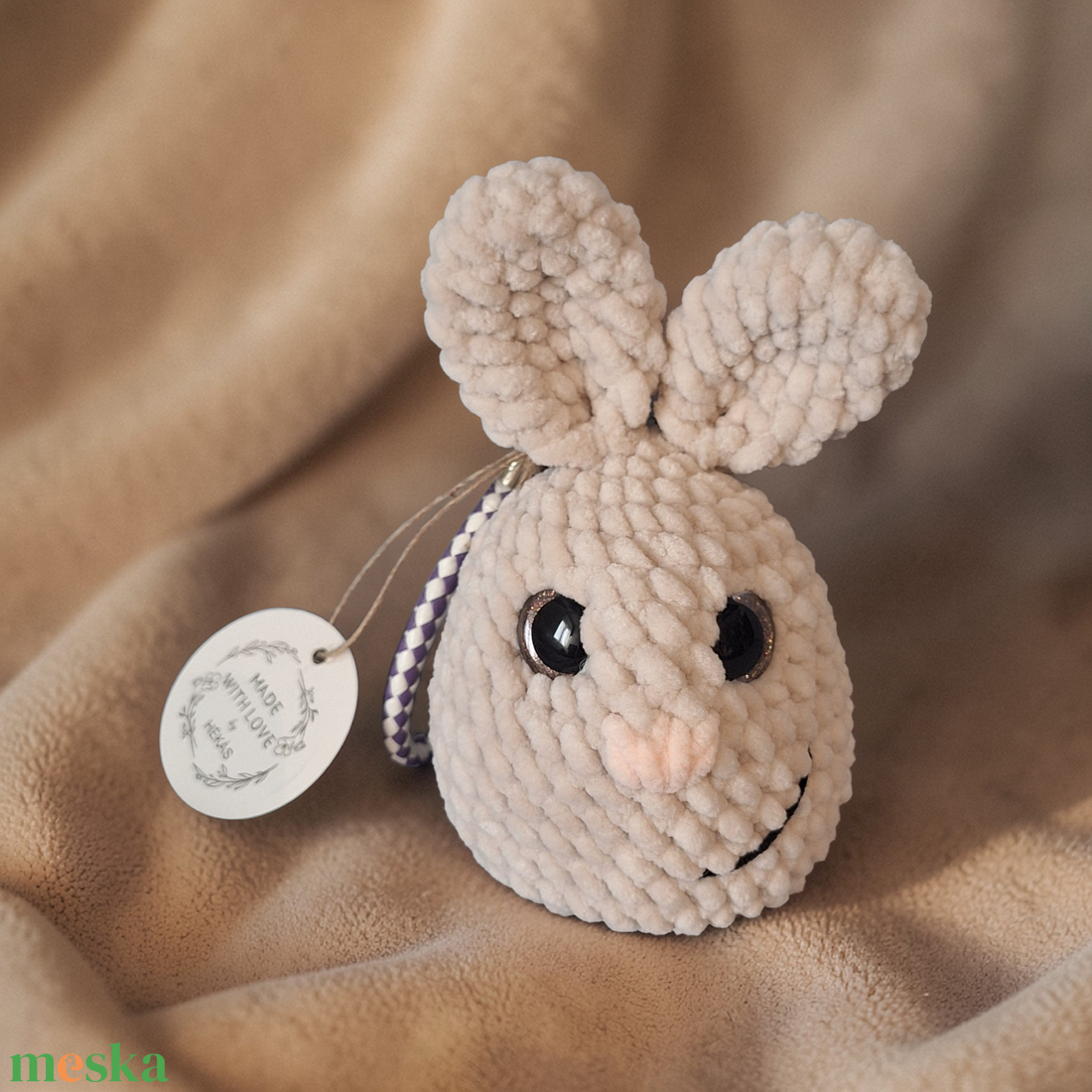Horgolt amigurumi nyuszi, natúr - táska & tok - kulcstartó & táskadísz - kulcstartó - Meska.hu