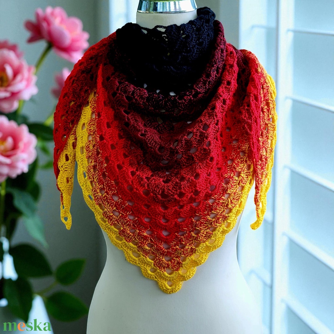 Horgolt kendő - ruha & divat - sál, sapka, kendő - vállkendő - Meska.hu