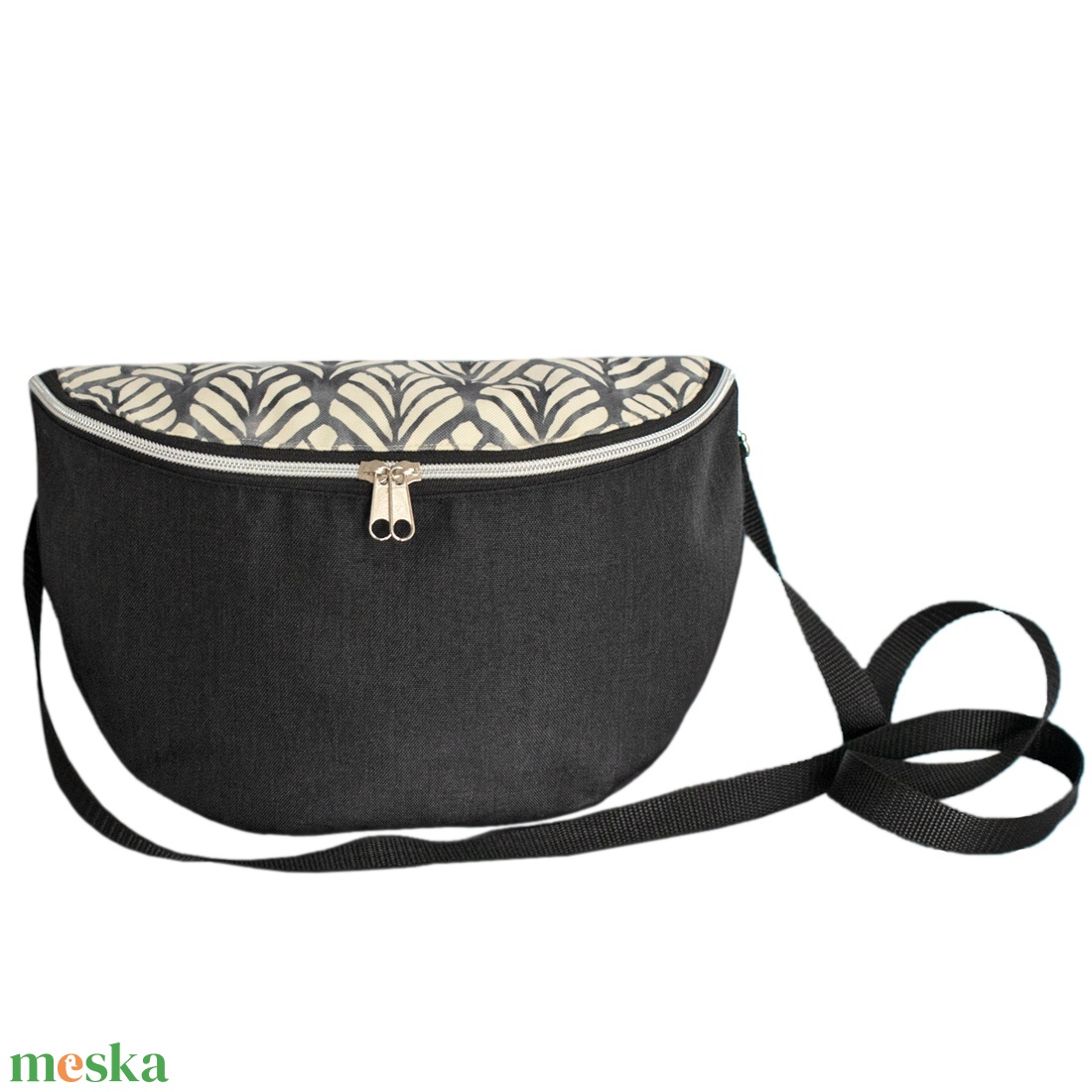 Víz- és kopásálló fekete keresztpántos táska - táska & tok - kézitáska & válltáska - vállon átvethető táska - Meska.hu