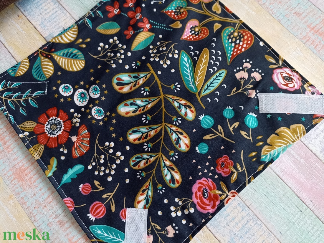 Kék alapon levél/ virág mintás újraszalvéta/ textil szalvéta - otthon & életmód - konyhafelszerelés, tálalás - konyhai textil - szalvéta - Meska.hu