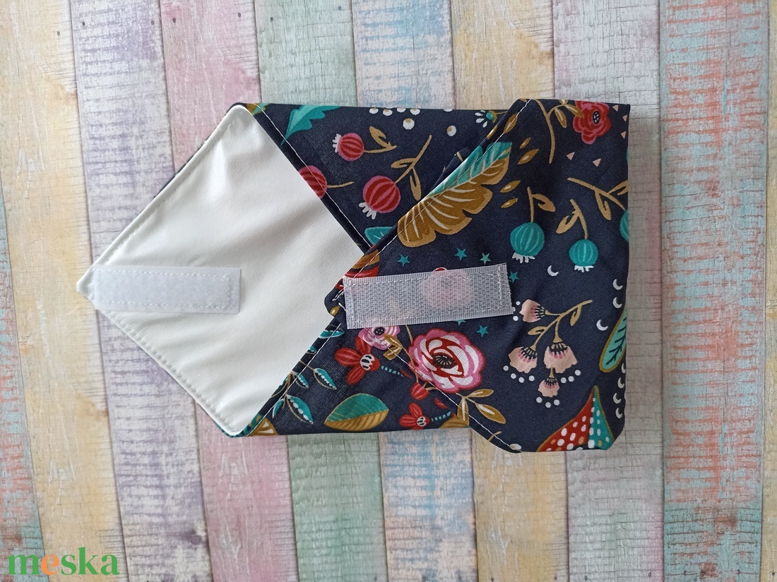 Kék alapon levél/ virág mintás újraszalvéta/ textil szalvéta - otthon & életmód - konyhafelszerelés, tálalás - konyhai textil - szalvéta - Meska.hu