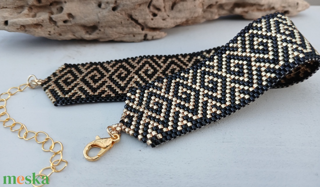 Gold-black karkötő, fülbevaló és medál szett - ékszer - ékszerszett - Meska.hu Gold-black karkötő, fülbevaló és medál szett - ékszer - ékszerszett - Meska.hu
