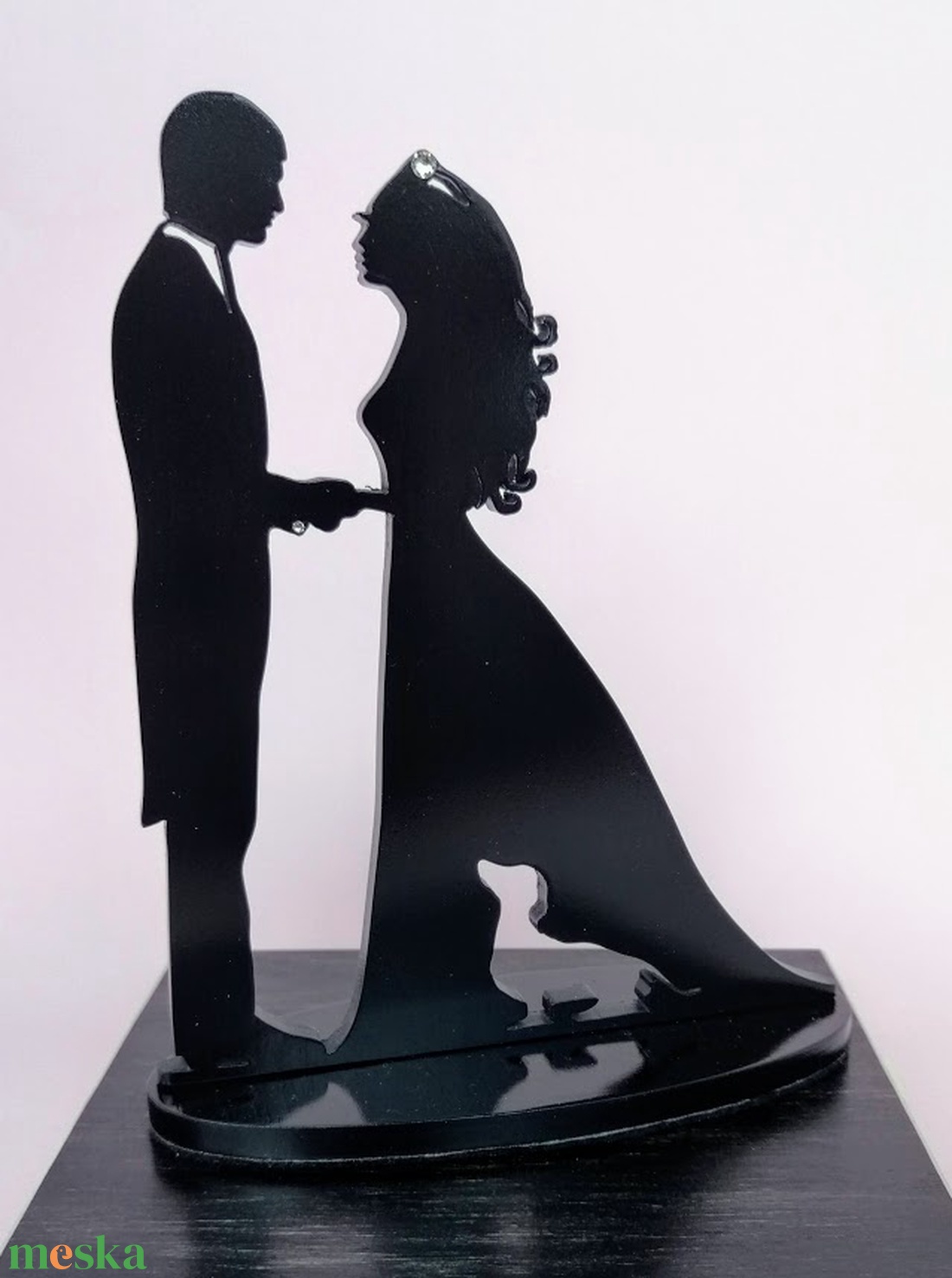 Nászpár tacskóval Esküvői tortadísz csúcsdísz Kutyás menyasszony és vőlegény Esküvői dekoráció tortára  - esküvő - dekoráció - sütidísz - Meska.hu