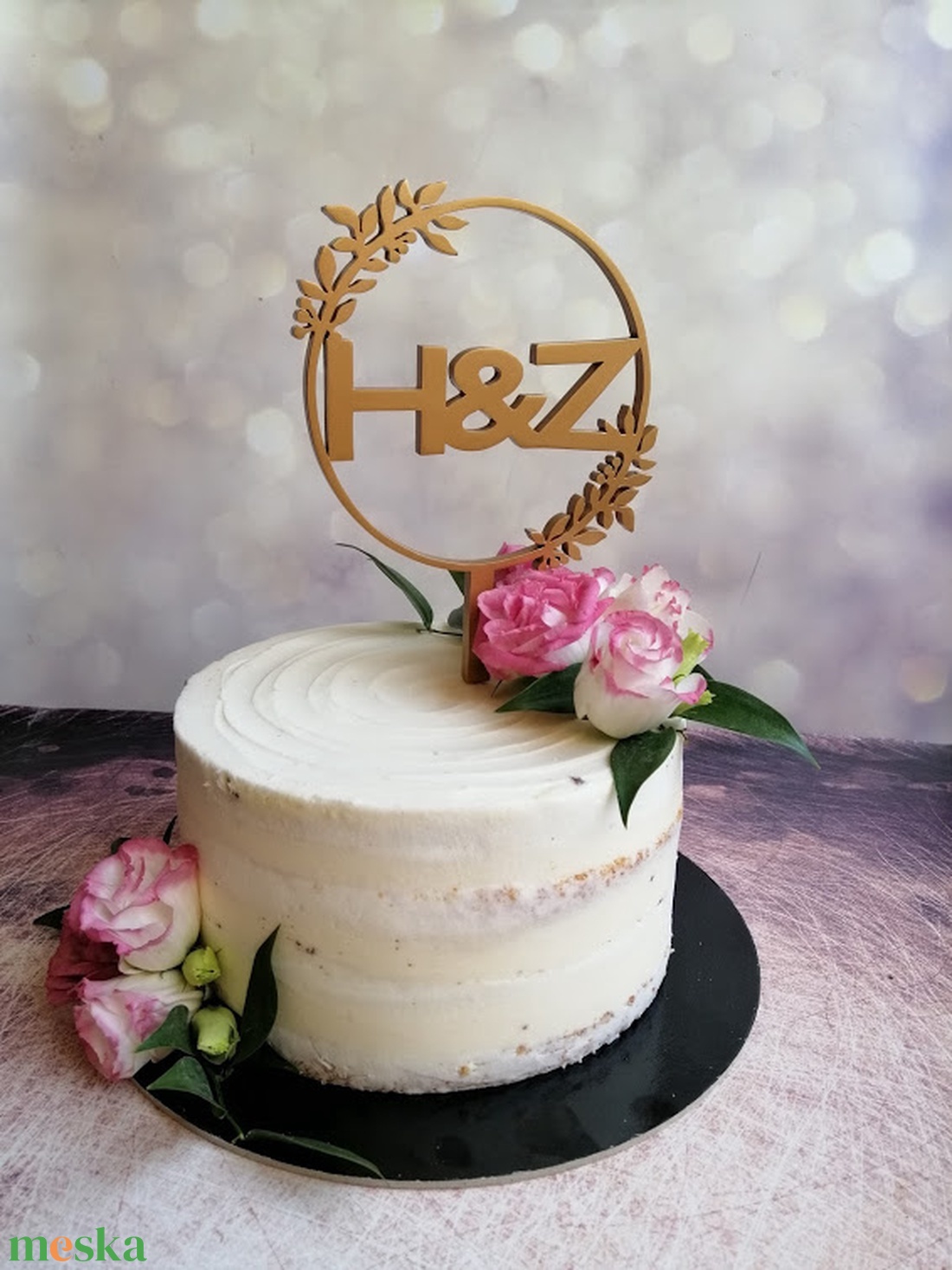 Esküvői tortadísz/csúcsdísz Monogramos menyasszonyi torta Esküvői dekoráció tortára Mágneses dekoráció - esküvő - dekoráció - tábla & jelzés - Meska.hu