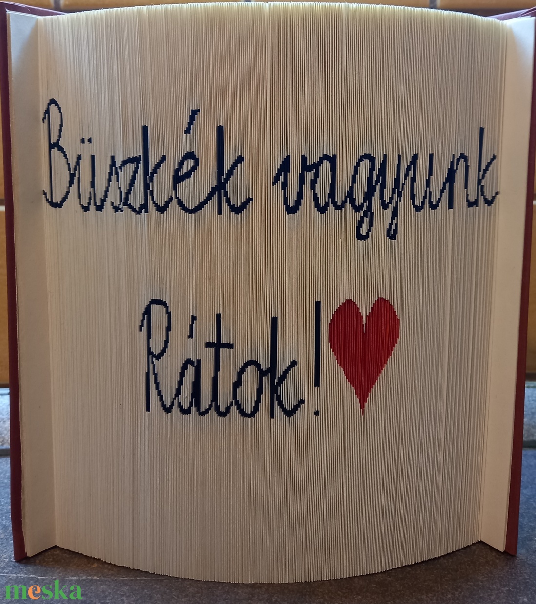Könyvszobor: érzések, motivációs mondat saját kézírással! - otthon & életmód - dekoráció - asztal és polc dekoráció - könyvszobor - Meska.hu Könyvszobor: érzések, motivációs mondat saját kézírással! - otthon & életmód - dekoráció - asztal és polc dekoráció - könyvszobor - Meska.hu
