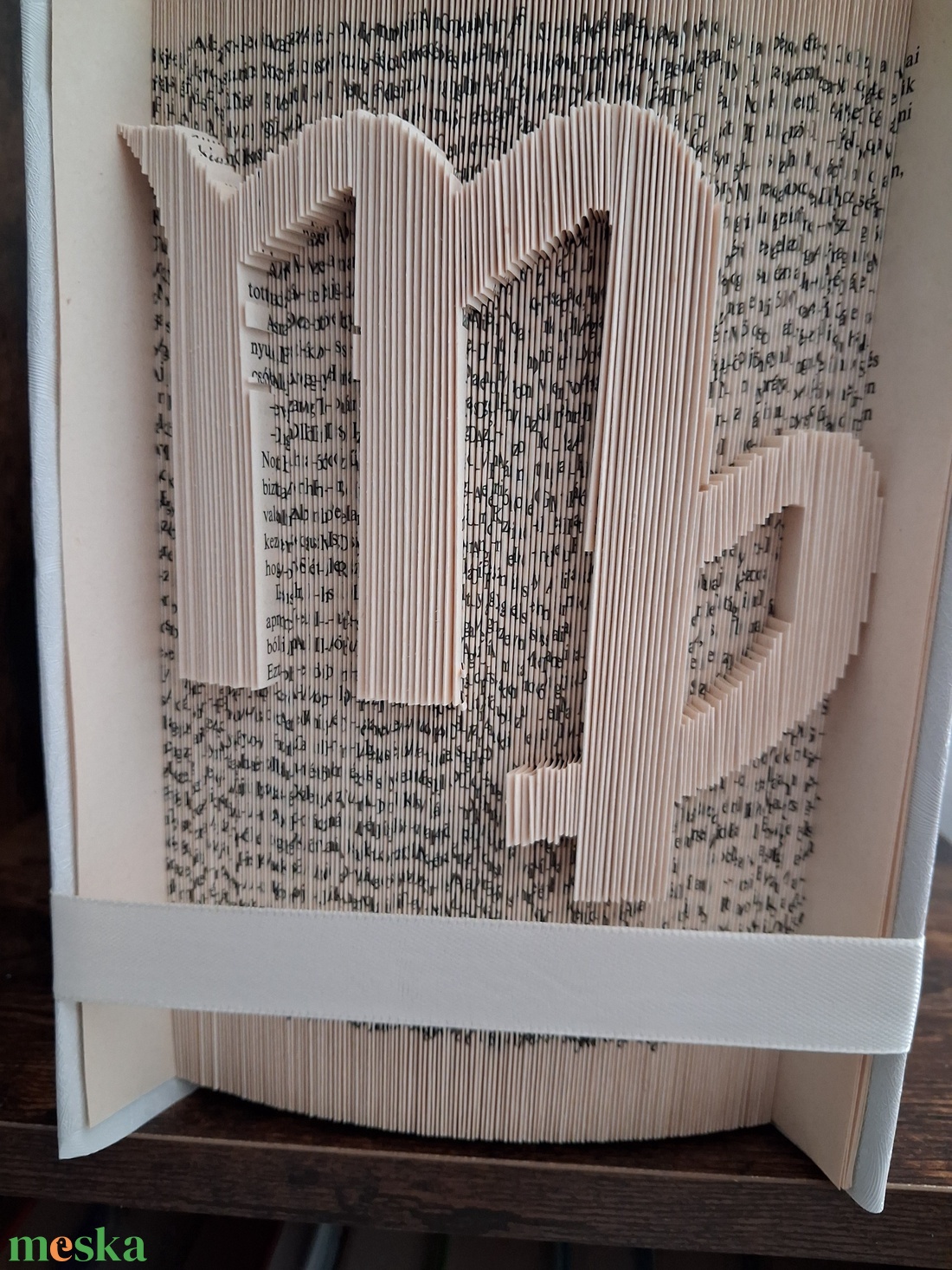 Szűz csillagjegyes könyvszobor, egyedi asztrológiai ajándék - otthon & életmód - dekoráció - asztal és polc dekoráció - könyvszobor - Meska.hu