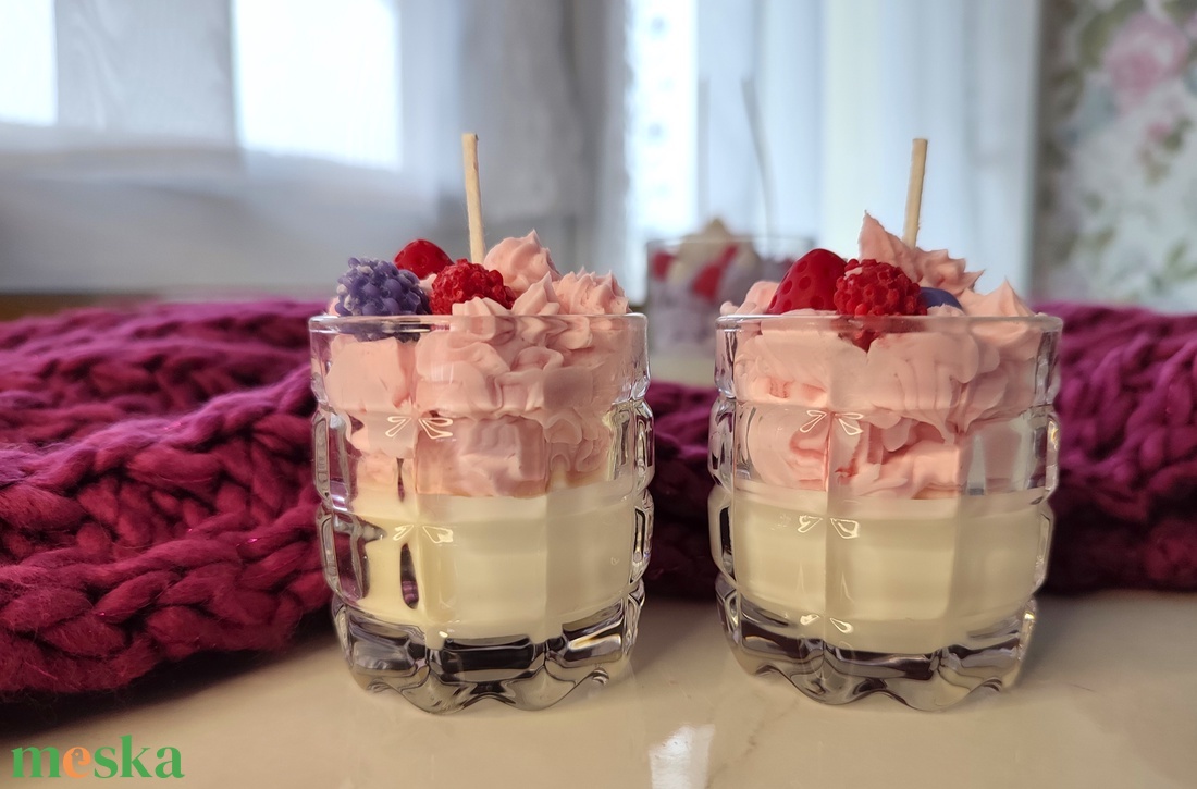 Sweet vanilla and frozen berries - otthon & életmód - gyertya, illat, aroma - gyertya - Meska.hu Sweet vanilla and frozen berries - otthon & életmód - gyertya, illat, aroma - gyertya - Meska.hu