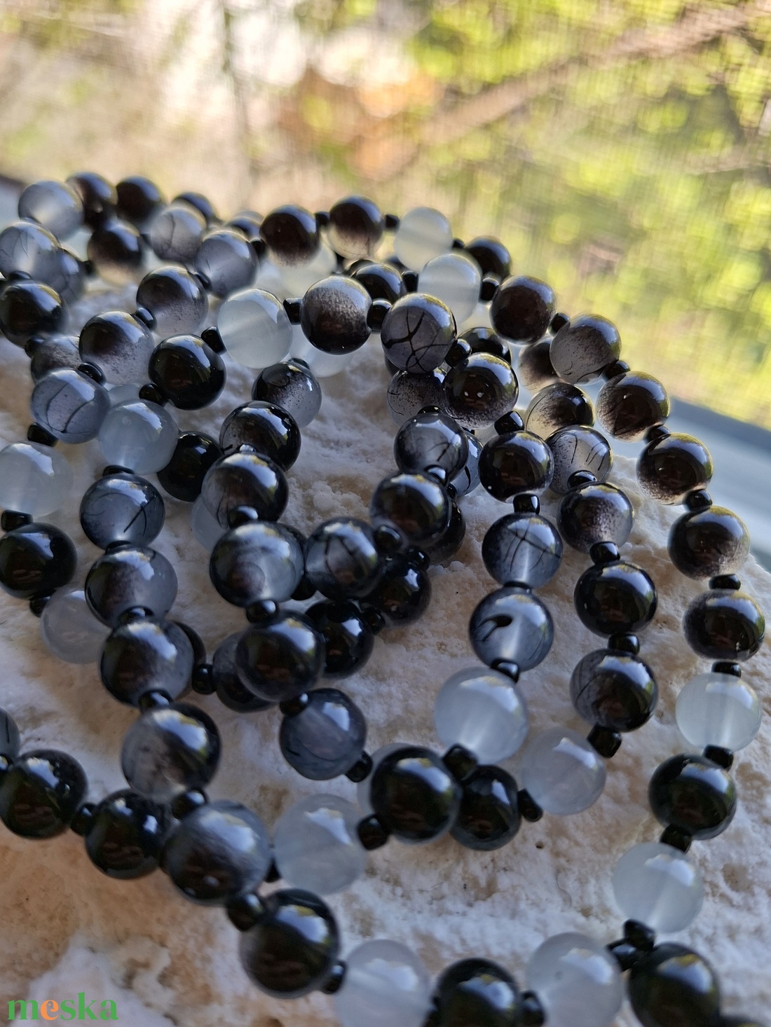 108 szemes meditációs mala � Árnyékfény, fekete�szürke (8mm), fekete bojt - otthon & életmód - dekoráció - spiritualitás - mala - Meska.hu