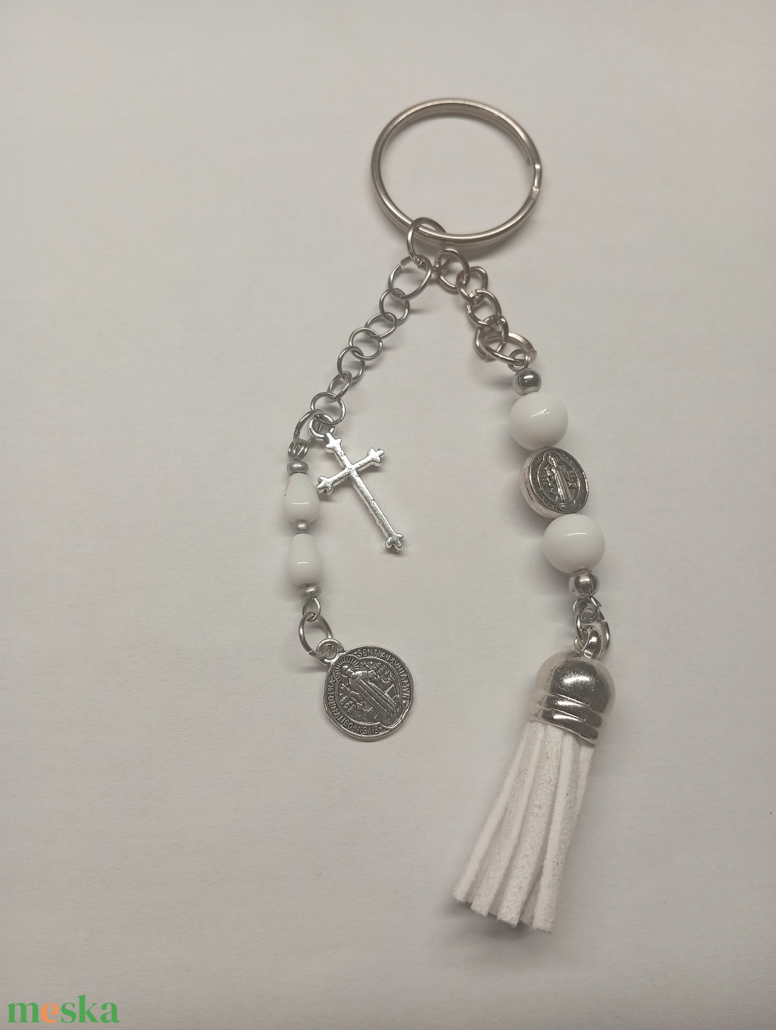 Kulcstartó - fehér Szent Benedek  - táska & tok - kulcstartó & táskadísz - kulcstartó - Meska.hu