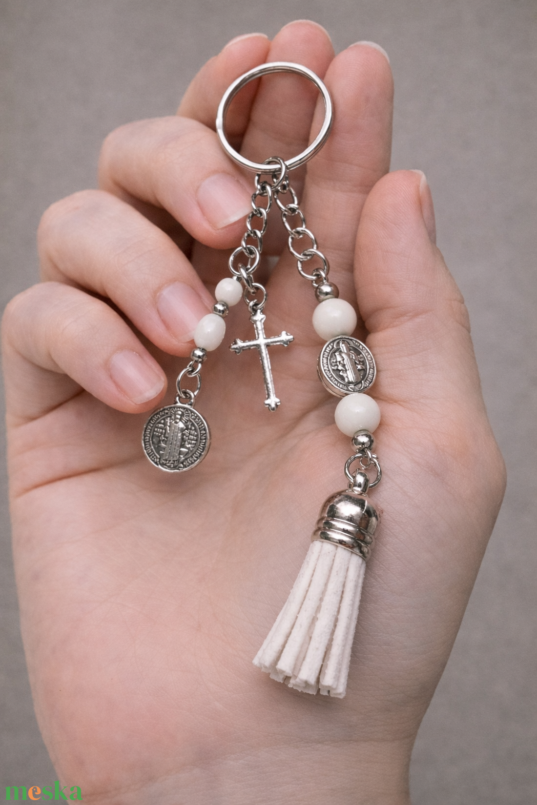 Kulcstartó - fehér Szent Benedek  - táska & tok - kulcstartó & táskadísz - kulcstartó - Meska.hu