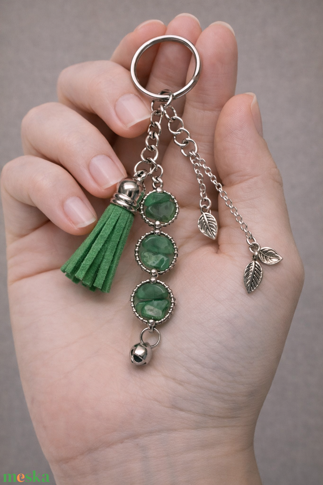 Ásványos kulcstartó medállal és bojttal  - táska & tok - kulcstartó & táskadísz - kulcstartó - Meska.hu