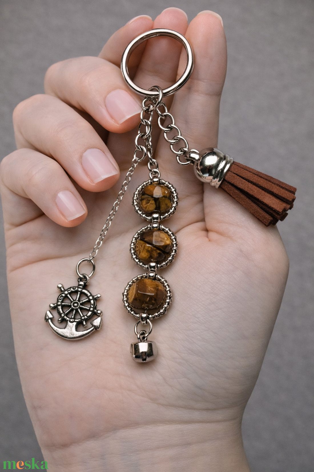 Ásványos kulcstartó medállal és bojttal  - táska & tok - kulcstartó & táskadísz - kulcstartó - Meska.hu