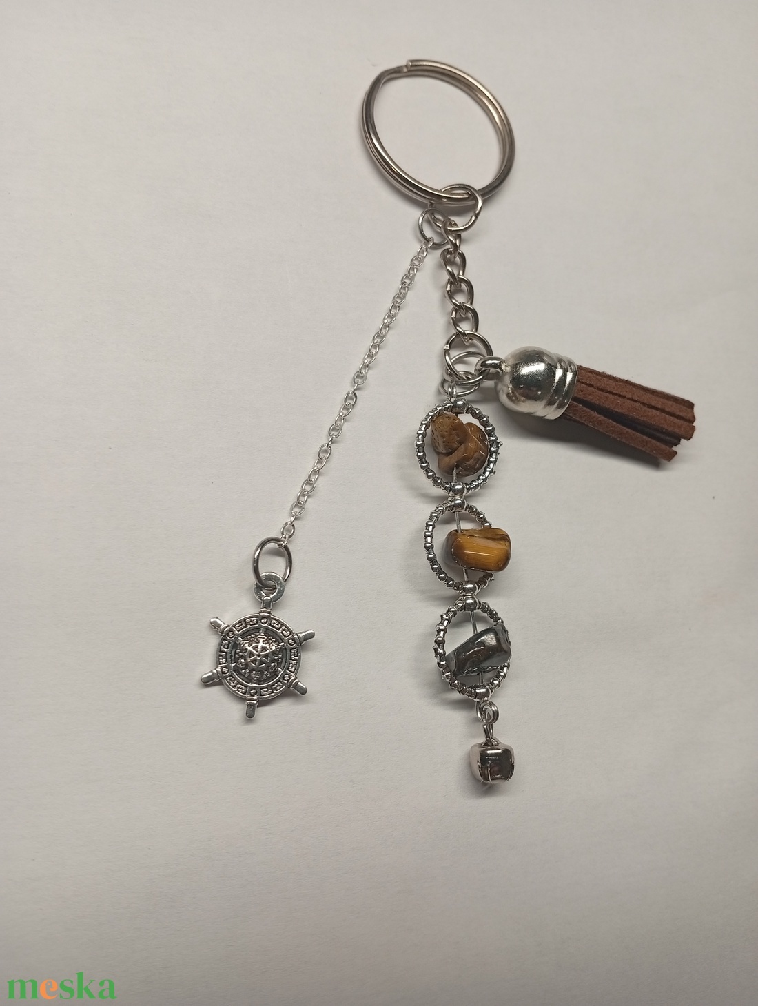 Ásványos kulcstartó medállal és bojttal  - táska & tok - kulcstartó & táskadísz - kulcstartó - Meska.hu