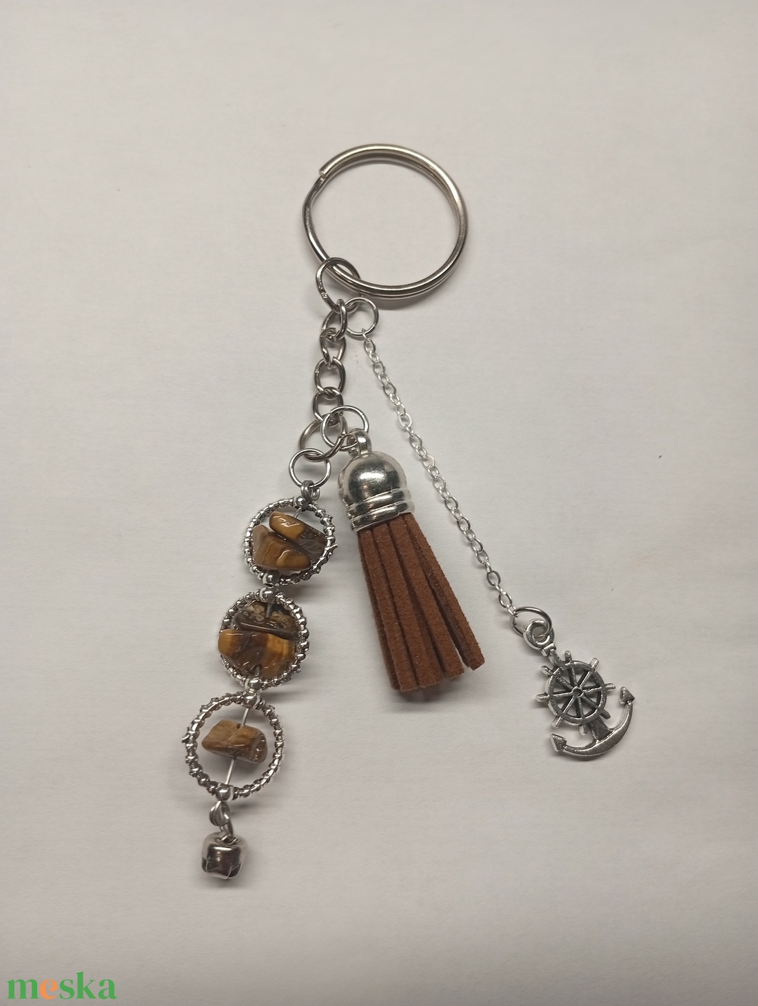 Ásványos kulcstartó medállal és bojttal  - táska & tok - kulcstartó & táskadísz - kulcstartó - Meska.hu