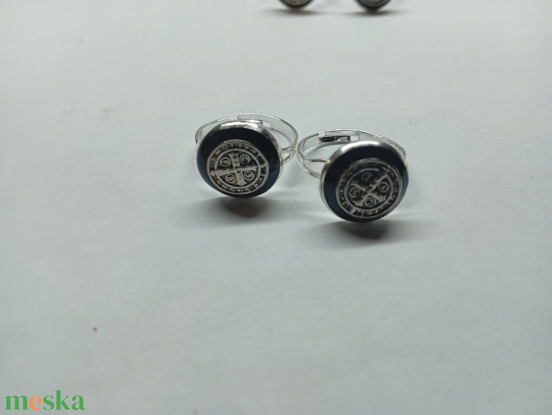 Szent Benedek gyűrű  - ékszer - gyűrű - üveglencsés gyűrű - Meska.hu