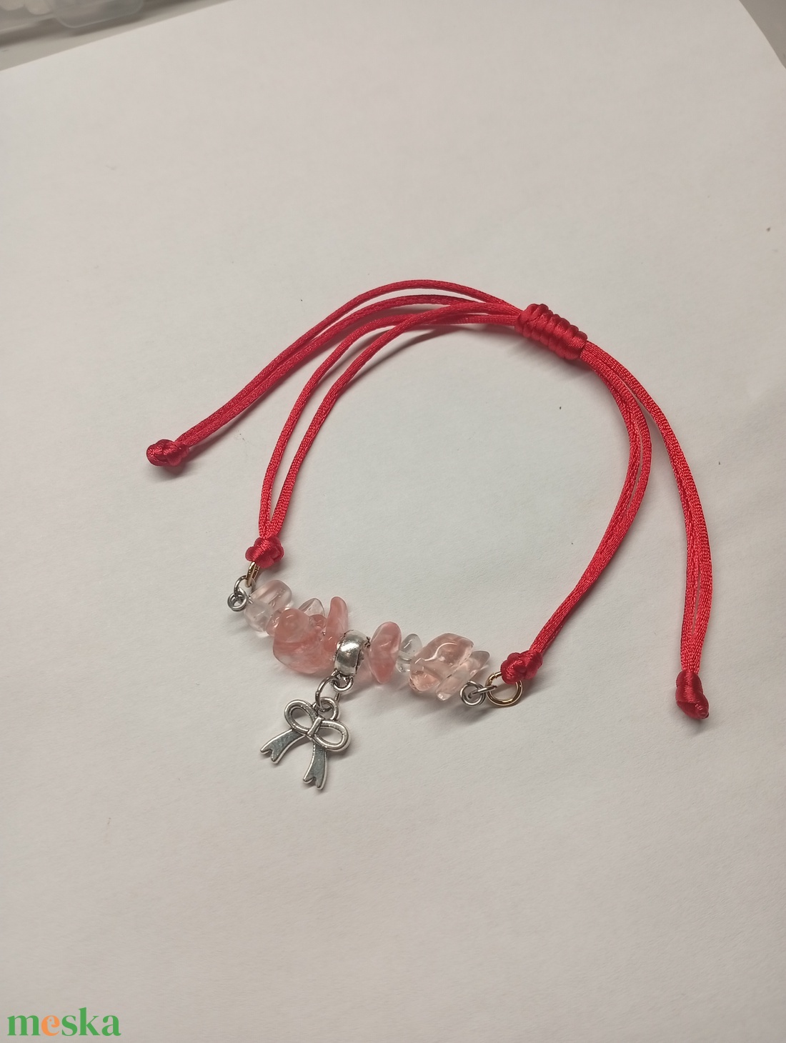 Ásványos karkötő medállal  - ékszer - karkötő - ásványkarkötő - Meska.hu