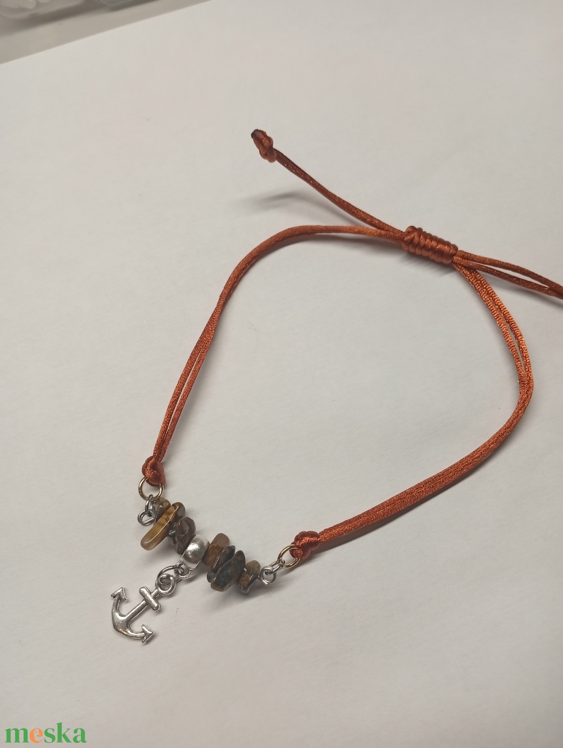 Ásványos karkötő medállal  - ékszer - karkötő - ásványkarkötő - Meska.hu