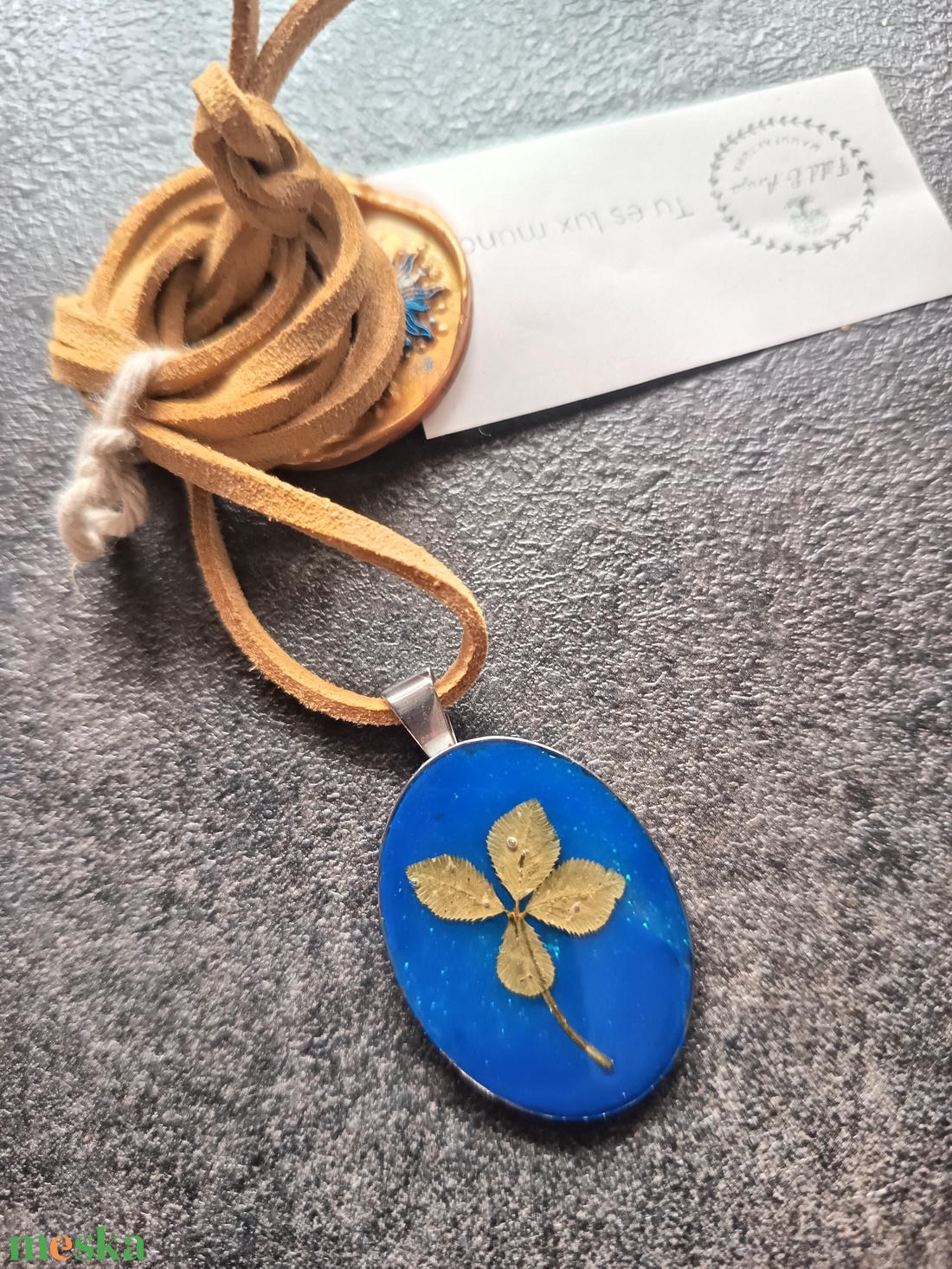 Szerencsehozó amulett négylevelű lóherével  - ékszer - nyaklánc - medál - Meska.hu