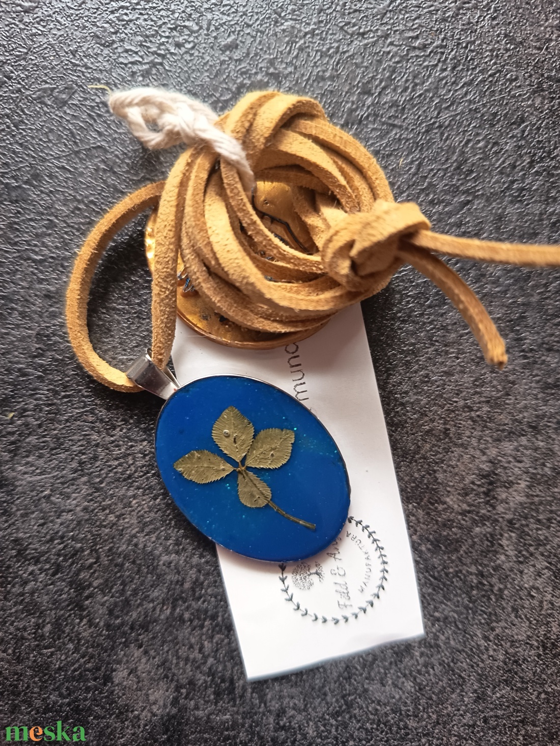 Szerencsehozó amulett négylevelű lóherével  - ékszer - nyaklánc - medál - Meska.hu