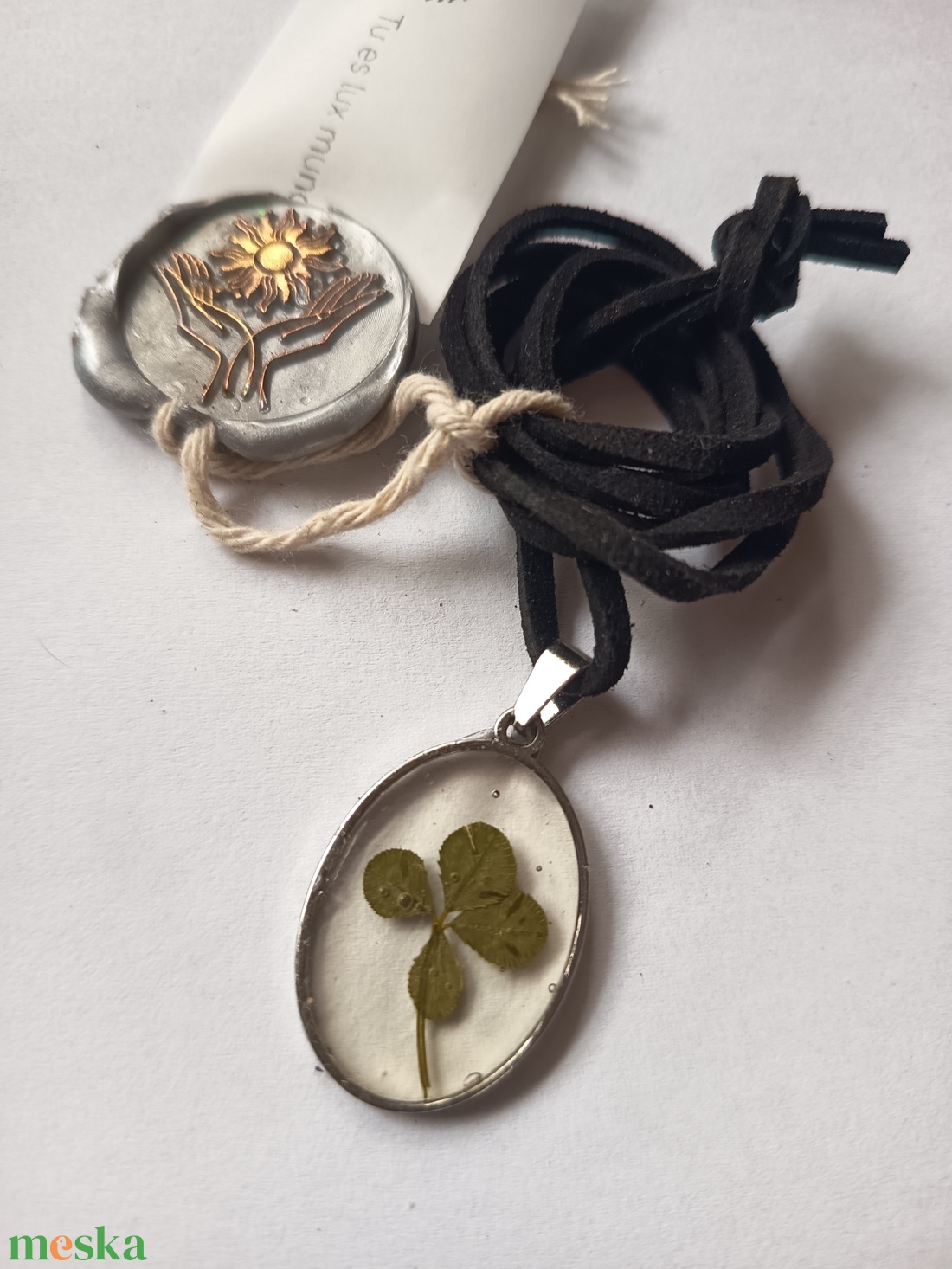 Szerencsehozó amulett négylevelű lóherével  - ékszer - nyaklánc - medál - Meska.hu