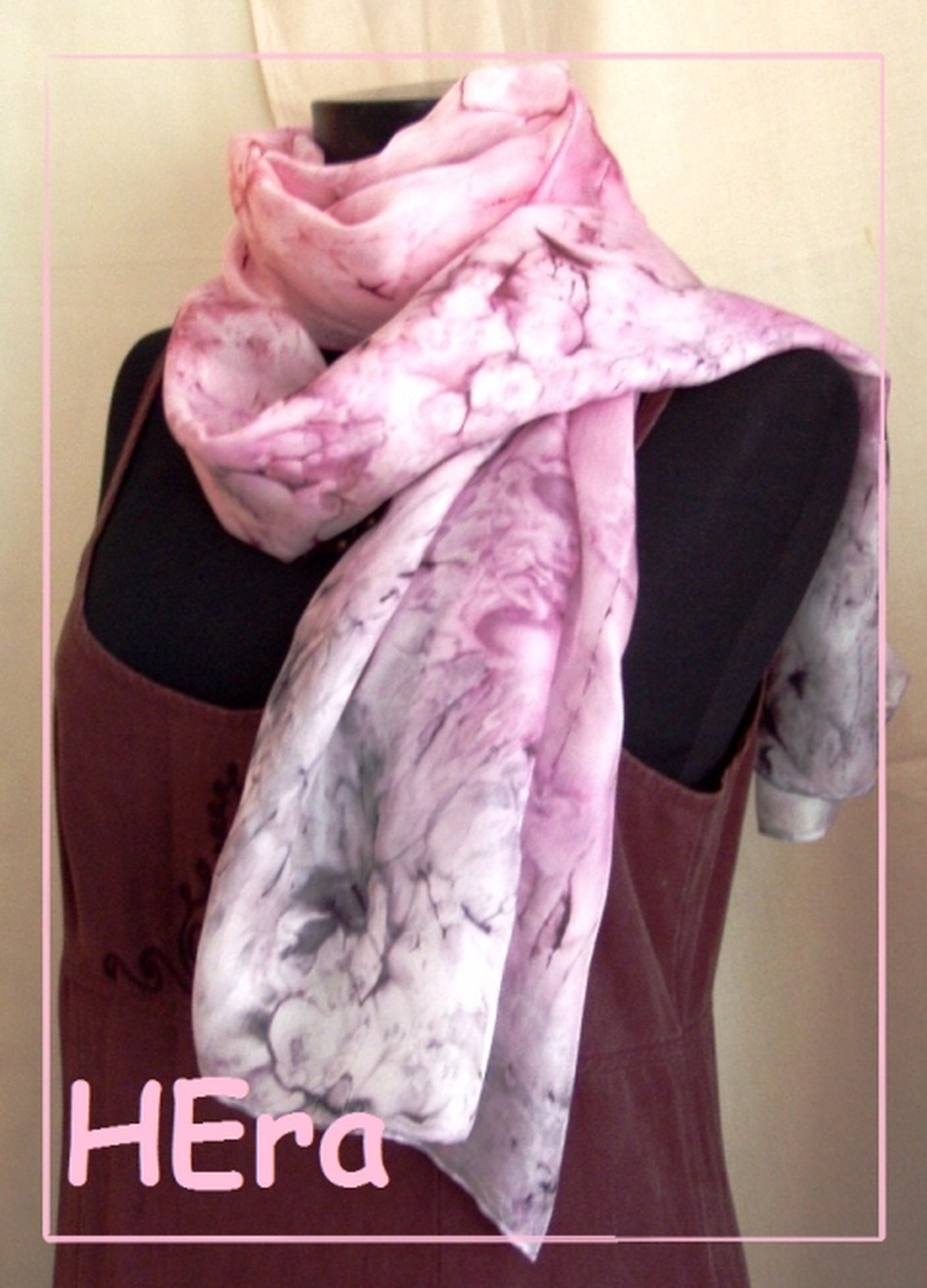 Pasztell grafittal hernyóselyem stóla -  - Meska.hu