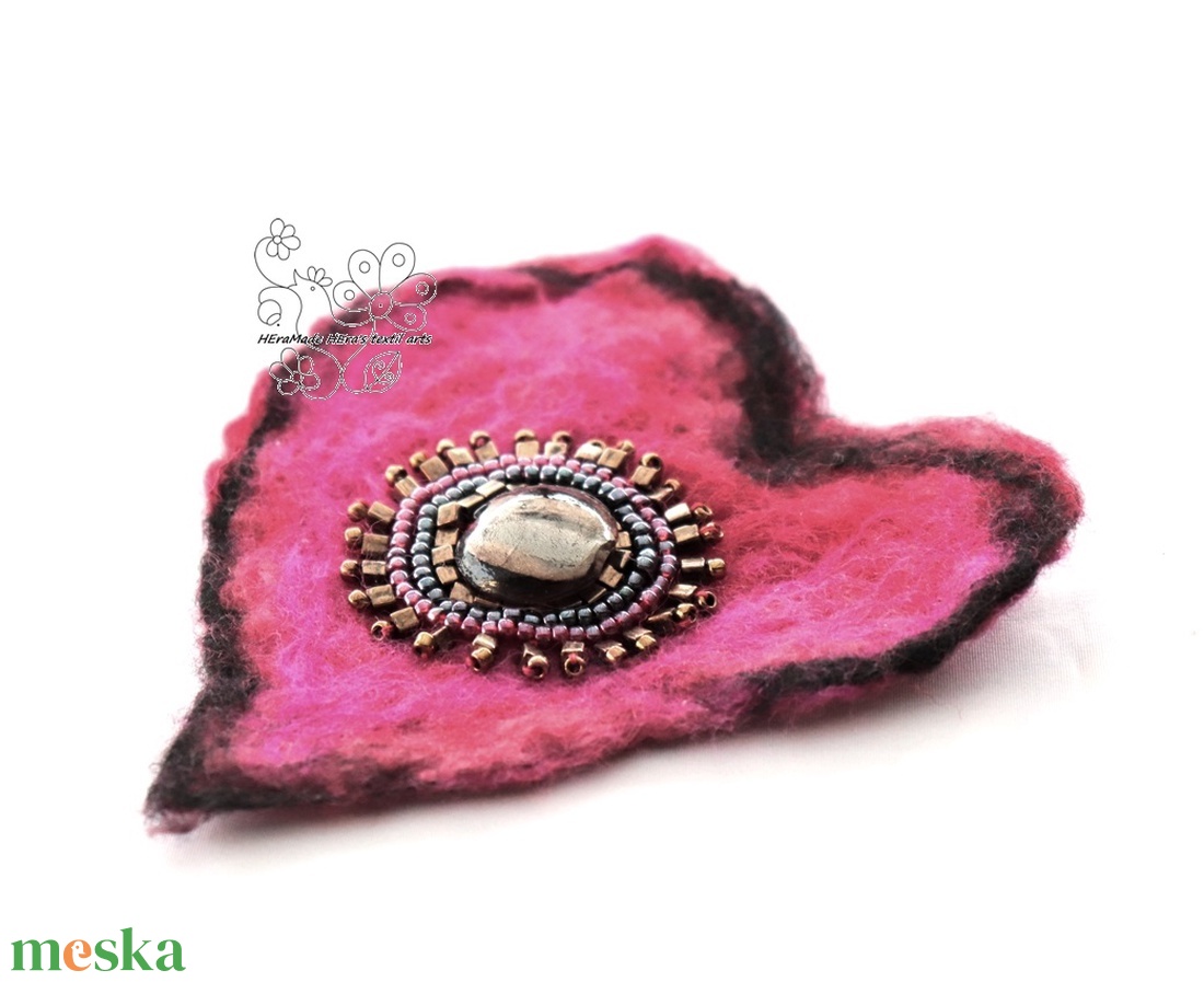 Nemez szív kitűző bross hajékszer gyöngyökkel - ékszer - kitűző és bross - kitűző - Meska.hu Nemez szív kitűző bross hajékszer gyöngyökkel - ékszer - kitűző és bross - kitűző - Meska.hu
