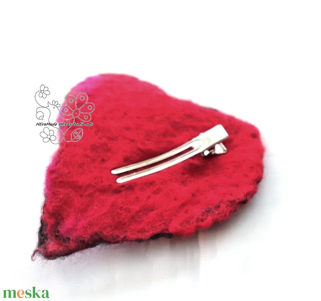 Nemez szív kitűző bross hajékszer gyöngyökkel - ékszer - kitűző és bross - kitűző - Meska.hu Nemez szív kitűző bross hajékszer gyöngyökkel - ékszer - kitűző és bross - kitűző - Meska.hu