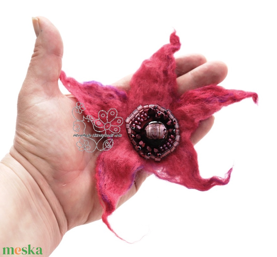 Pink nemez kitűző óriás bross hajékszer - ékszer - kitűző és bross - kitűző - Meska.hu Pink nemez kitűző óriás bross hajékszer - ékszer - kitűző és bross - kitűző - Meska.hu