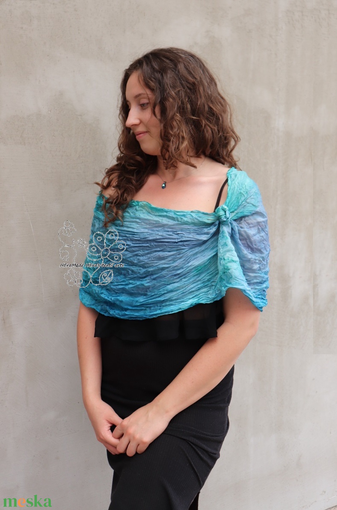 Türkiz möbiusz sál, ombre ráncos gyűrt hernyóselyem sál, kepp - ruha & divat - sál, sapka, kendő - vállkendő - Meska.hu