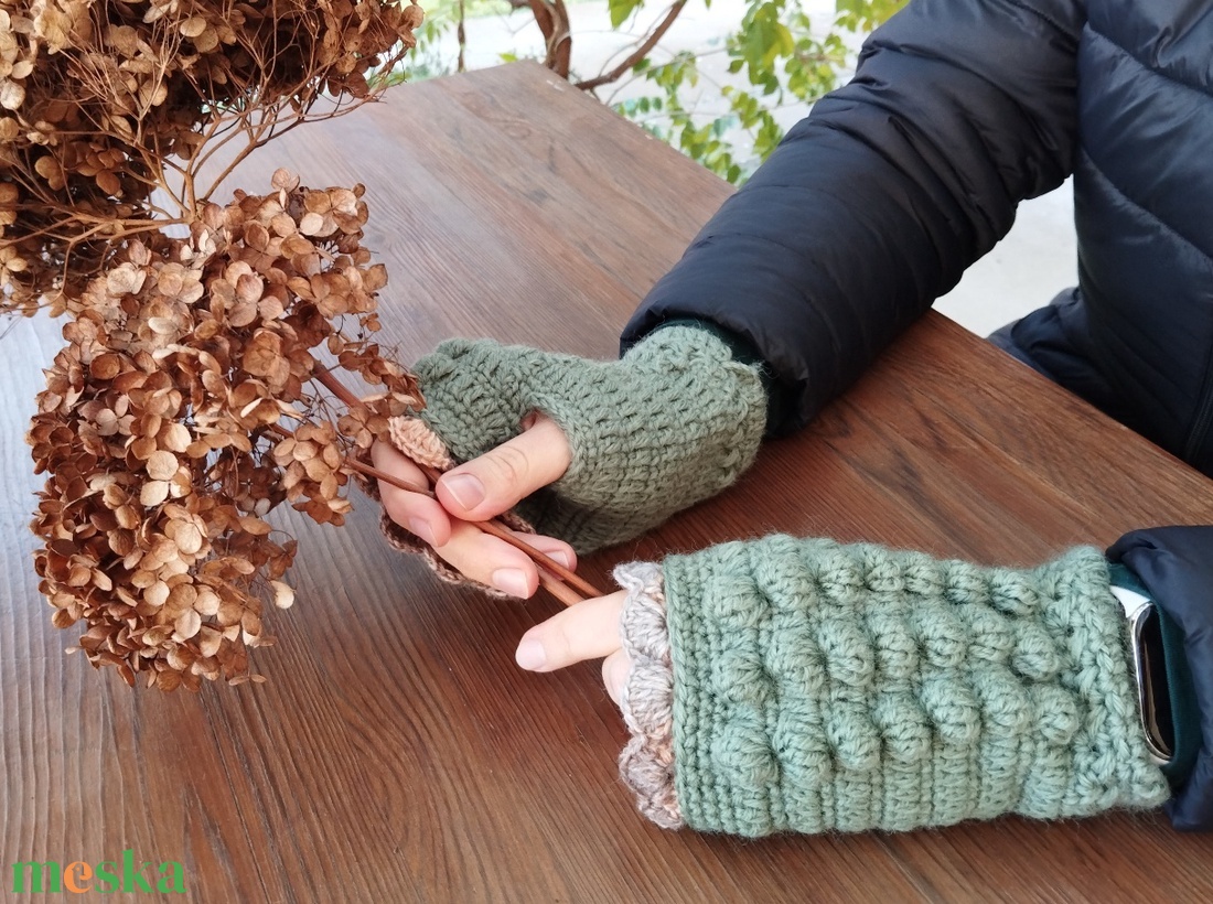Horgolt menta boho női kézmelegítő kesztyű puha meleg 100% gyapjúból - ruha & divat - sál, sapka, kendő - kesztyű - Meska.hu Horgolt menta boho női kézmelegítő kesztyű puha meleg 100% gyapjúból - ruha & divat - sál, sapka, kendő - kesztyű - Meska.hu