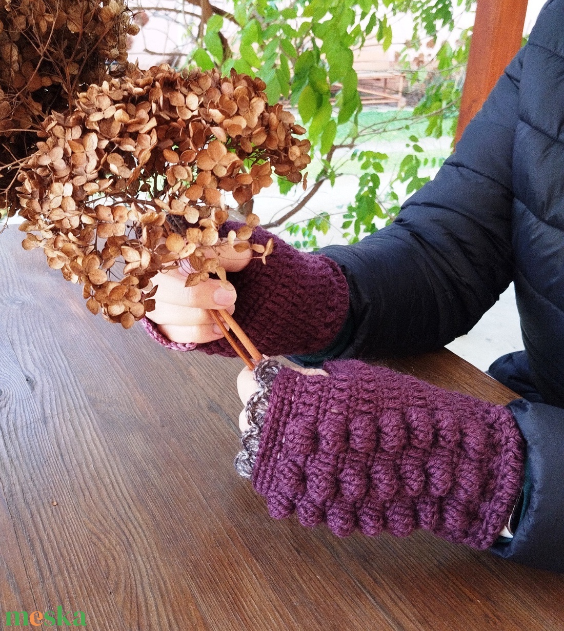 Horgolt padlizsán boho női kézmelegítő kesztyű puha meleg 100% gyapjúból - ruha & divat - sál, sapka, kendő - kesztyű - Meska.hu