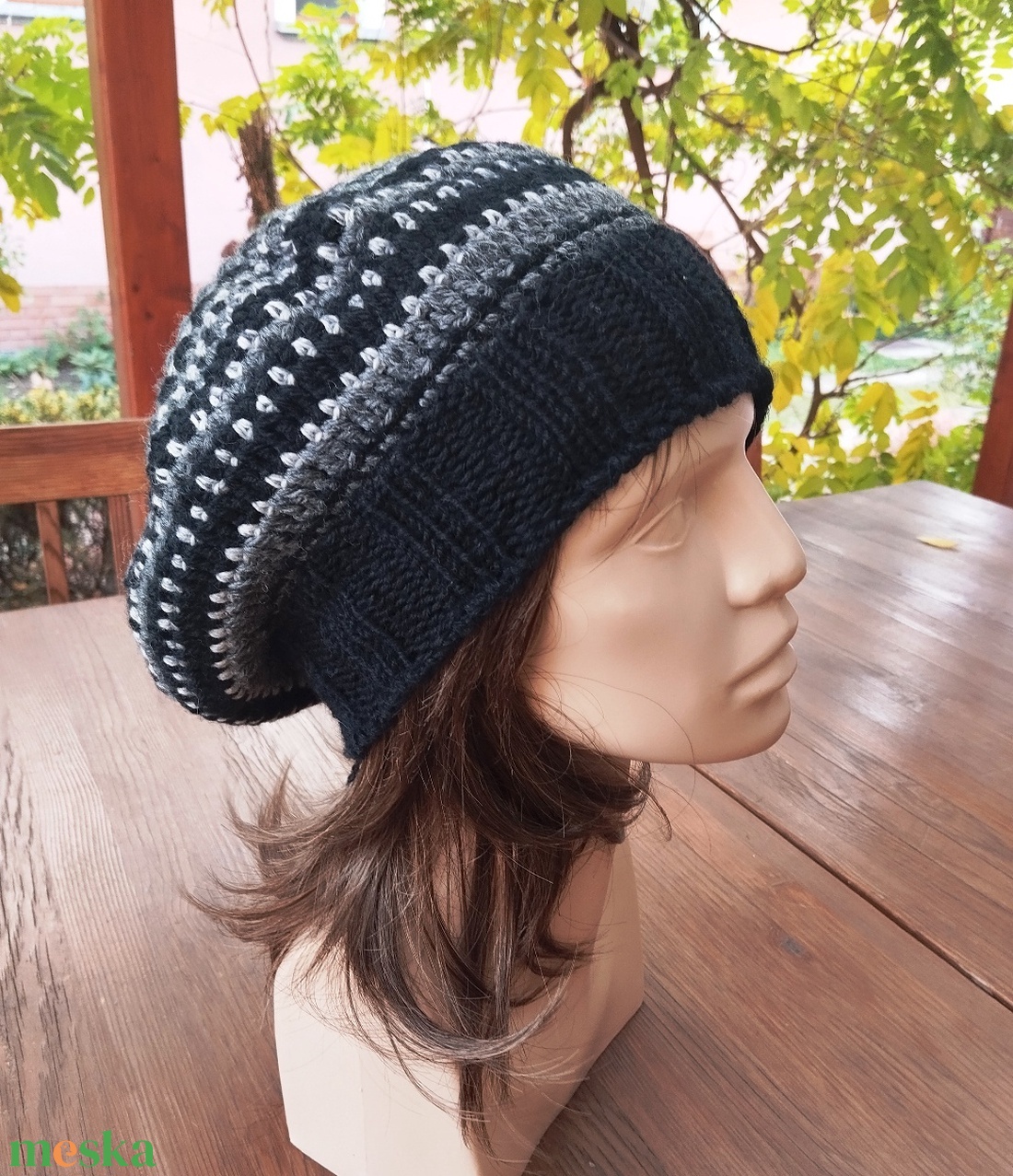 Fekete szürke laza női barett sapka horgolt boho slouchy öko gyapjúból - ruha & divat - sál, sapka, kendő - sapka - Meska.hu