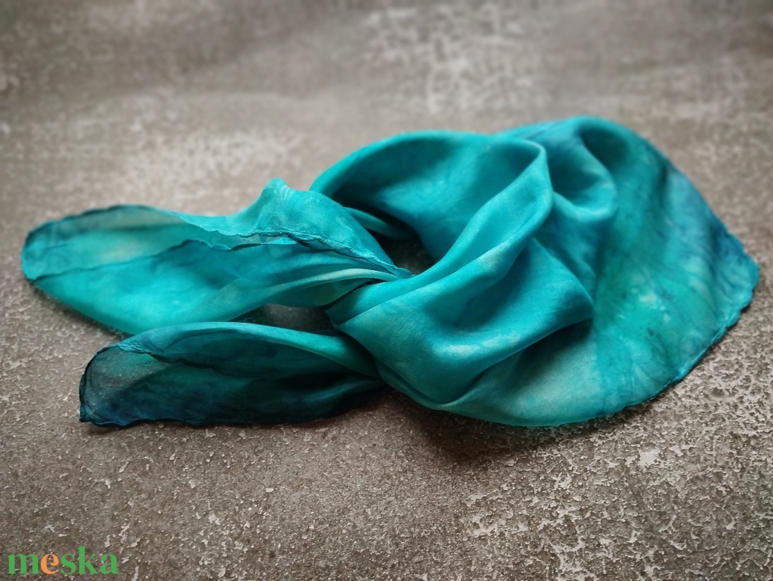 Türkiz színátmenetes ombre hernyóselyem női kendő - ruha & divat - sál, sapka, kendő - sál - Meska.hu
