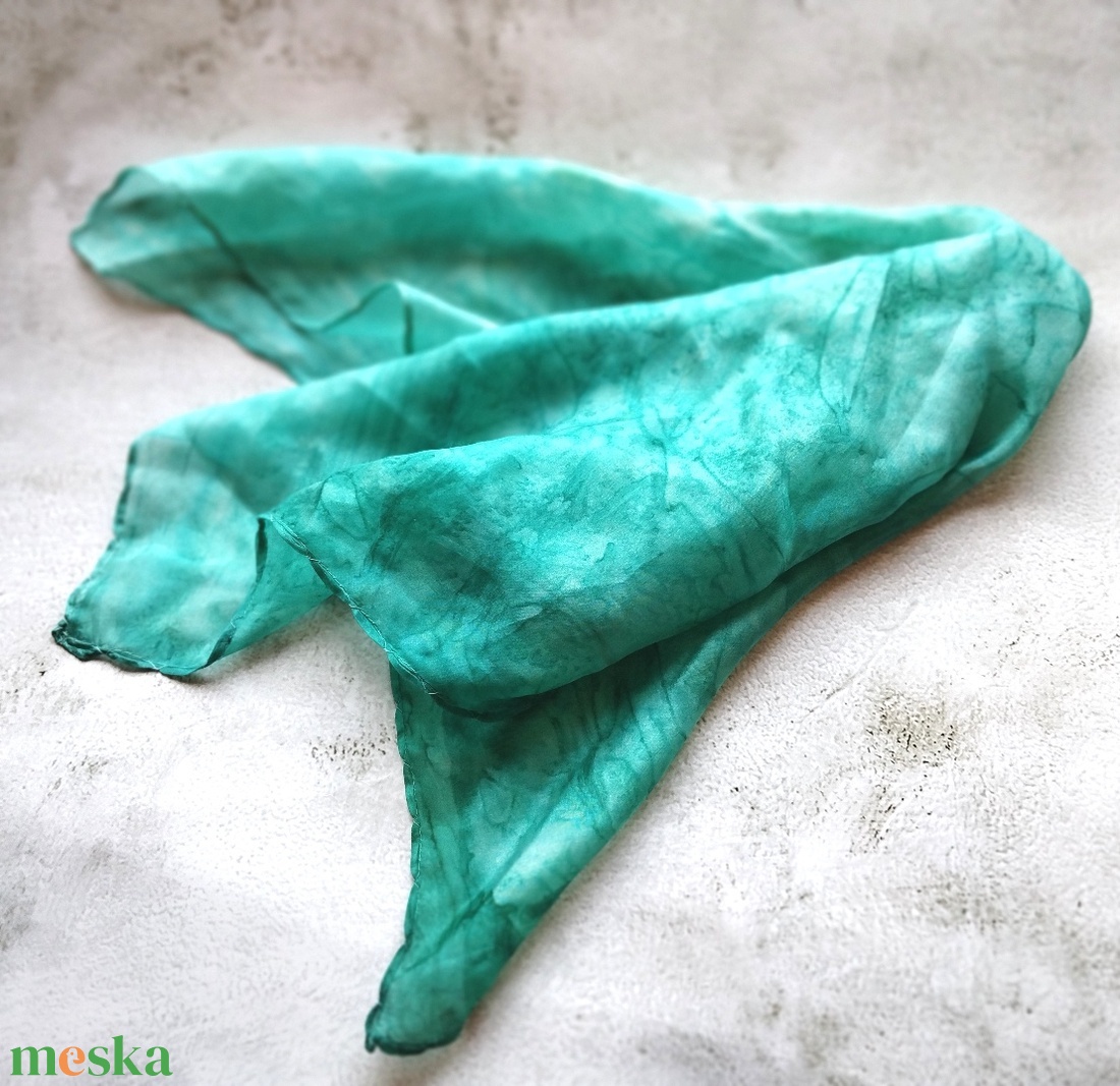 Türkiz színátmenetes ombre hernyóselyem női kendő - ruha & divat - sál, sapka, kendő - sál - Meska.hu
