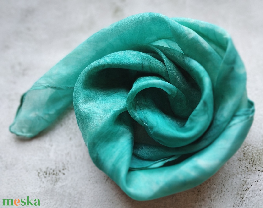 Türkiz színátmenetes ombre hernyóselyem női kendő - ruha & divat - sál, sapka, kendő - sál - Meska.hu