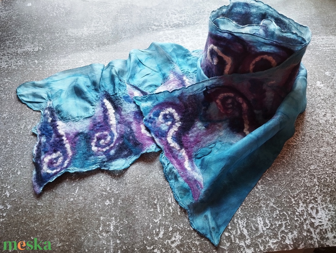 Kék lila csigavonalas selyem gyapjú nuno nemez sál - ruha & divat - sál, sapka, kendő - stóla - Meska.hu