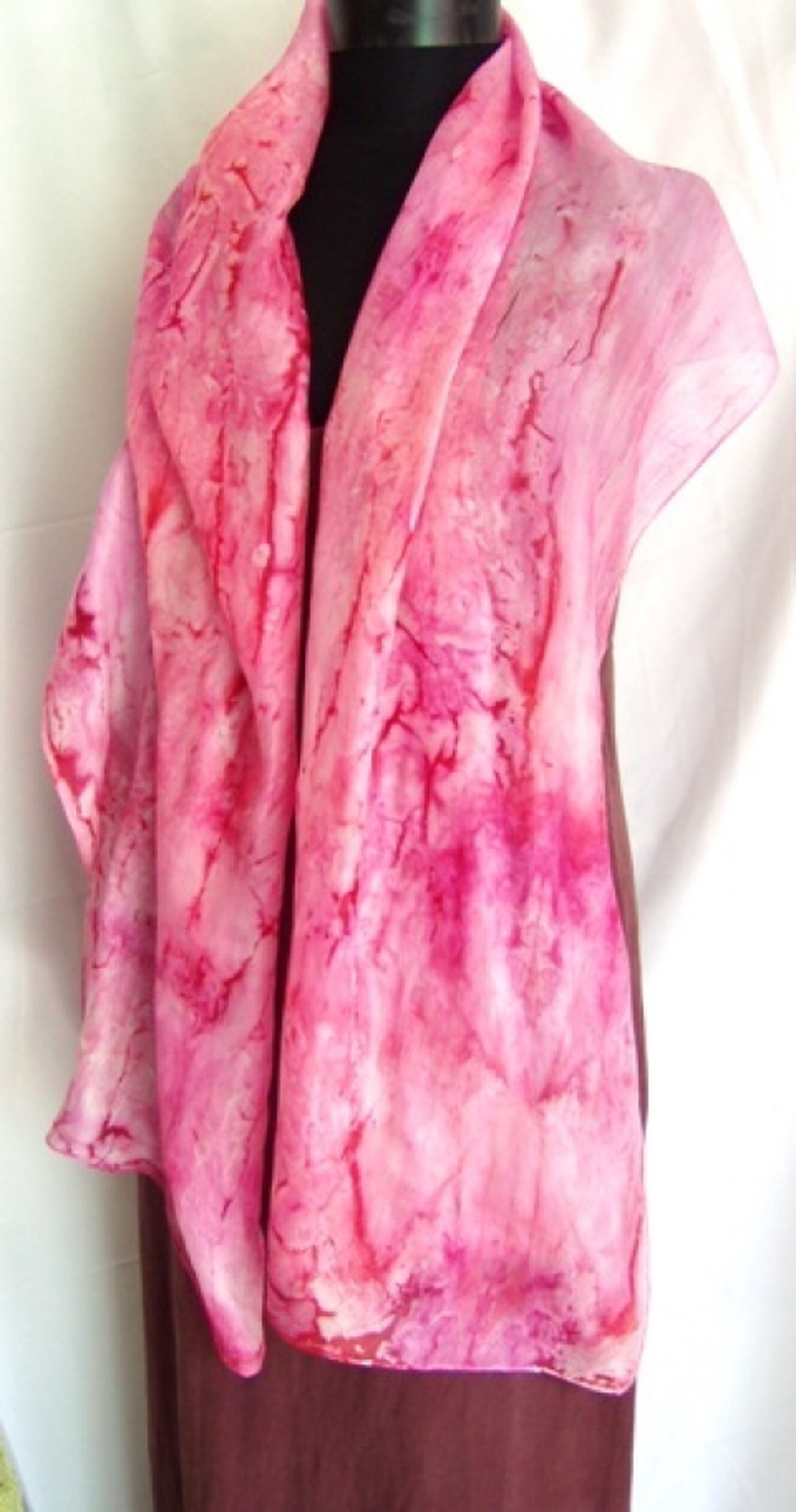 Málnahab LEFOGLALVA hernyóselyem stóla -  - Meska.hu