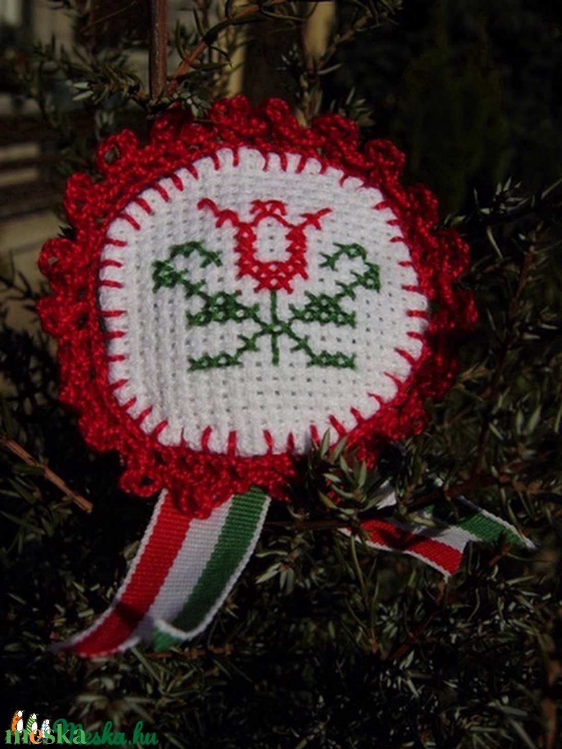Tulipános kokárda - ékszer - kitűző és bross - kitűző - Meska.hu Tulipános kokárda - ékszer - kitűző és bross - kitűző - Meska.hu