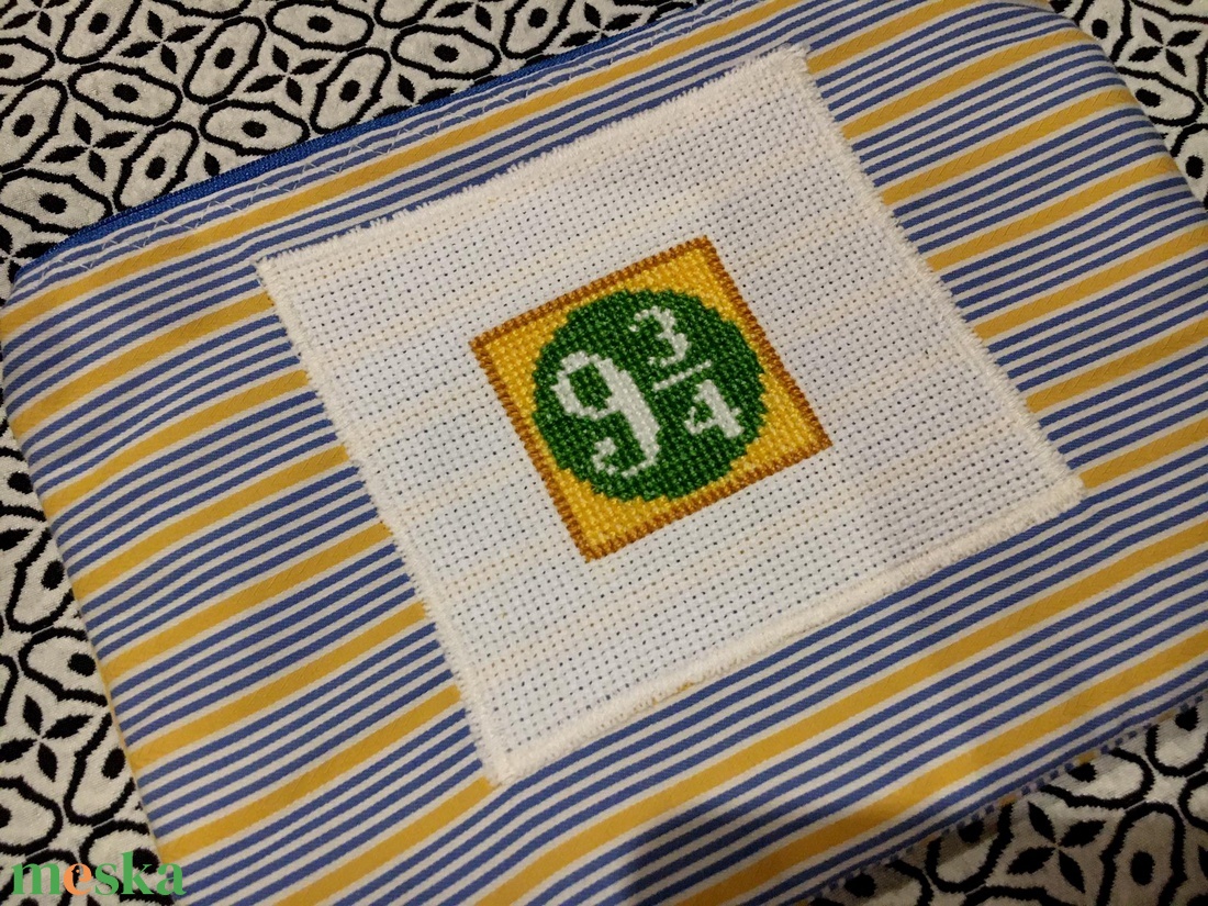 MY HUFFLEPUFF. Hugrabug-os neszi HP rajongóknak - otthon & életmód - papír, írószer - tolltartó & ceruzatekercs - Meska.hu MY HUFFLEPUFF. Hugrabug-os neszi HP rajongóknak - otthon & életmód - papír, írószer - tolltartó & ceruzatekercs - Meska.hu