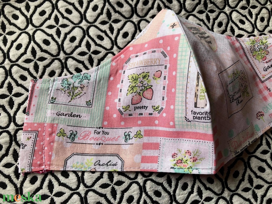 - - - - SALE / KIÁRUSÍTÁS - - - STRAWBERRY GARDEN. Kétrétegű arcmaszk kertészkedő hölgyeknek. - ruha & divat - maszk, arcmaszk - női - Meska.hu - - - - SALE / KIÁRUSÍTÁS - - - STRAWBERRY GARDEN. Kétrétegű arcmaszk kertészkedő hölgyeknek. - ruha & divat - maszk, arcmaszk - női - Meska.hu