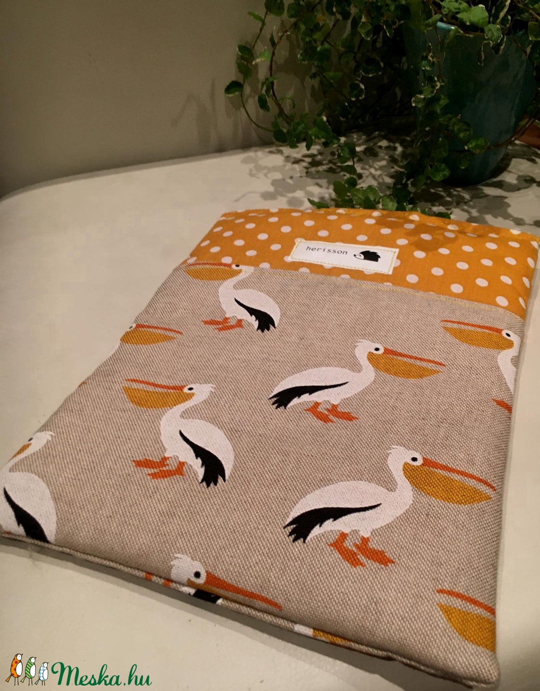PELICANS. Kedves könyv védő tok/könyvszütyő/védőtok/könyvtasak/könyvölelő (akár e-booknak, tabletnek is :) - táska & tok - laptop & tablettartó - ebook & tablet tok - Meska.hu PELICANS. Kedves könyv védő tok/könyvszütyő/védőtok/könyvtasak/könyvölelő (akár e-booknak, tabletnek is :) - táska & tok - laptop & tablettartó - ebook & tablet tok - Meska.hu