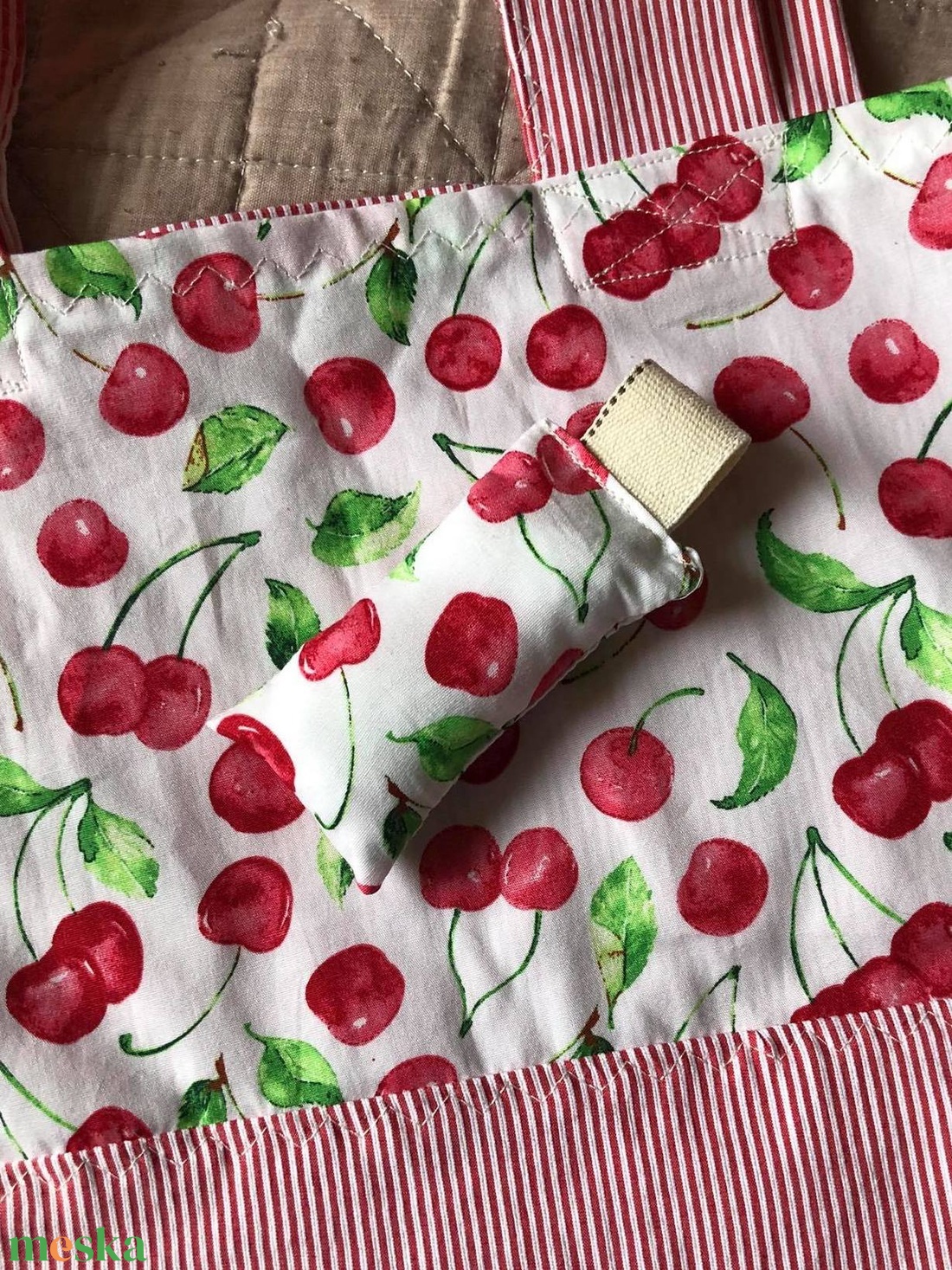 CHERRIES NO.2. Shopper + kulcstartódísz nyárra. - táska & tok - bevásárlás & shopper táska - shopper, textiltáska, szatyor - Meska.hu CHERRIES NO.2. Shopper + kulcstartódísz nyárra. - táska & tok - bevásárlás & shopper táska - shopper, textiltáska, szatyor - Meska.hu