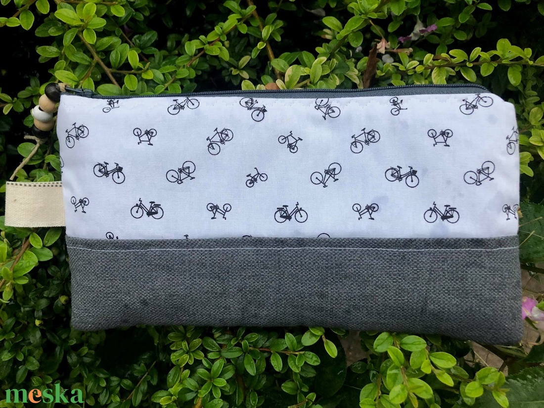 I LOVE BIKES. Fiús tolltartó/pipere/tárca (a fotó egy esős napon készült, a foltok esőcseppek :) - otthon & életmód - papír, írószer - tolltartó & ceruzatekercs - Meska.hu
