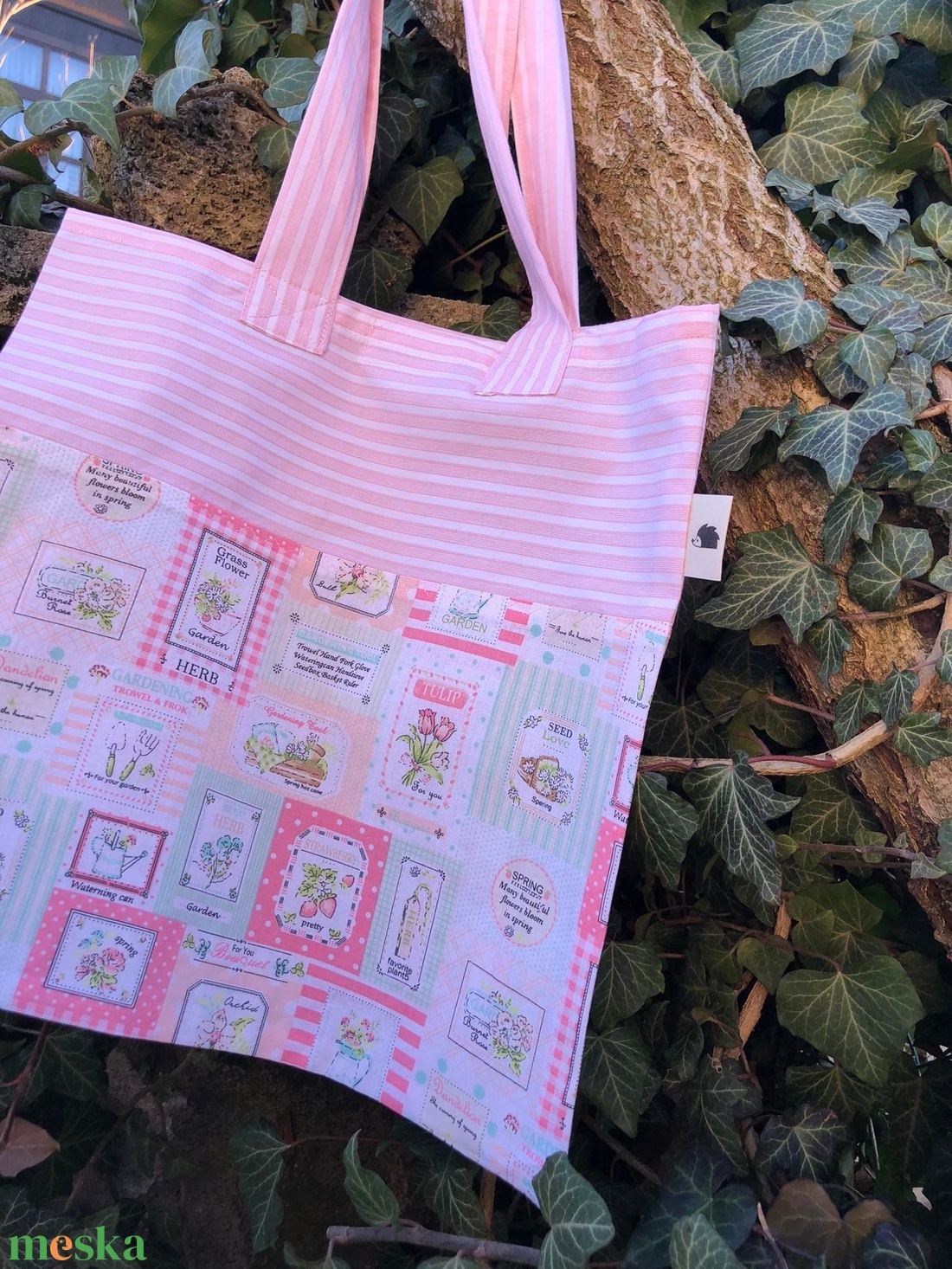 STRAWBERRY GARDEN. Shopper kertészeknek. - táska & tok - bevásárlás & shopper táska - shopper, textiltáska, szatyor - Meska.hu STRAWBERRY GARDEN. Shopper kertészeknek. - táska & tok - bevásárlás & shopper táska - shopper, textiltáska, szatyor - Meska.hu