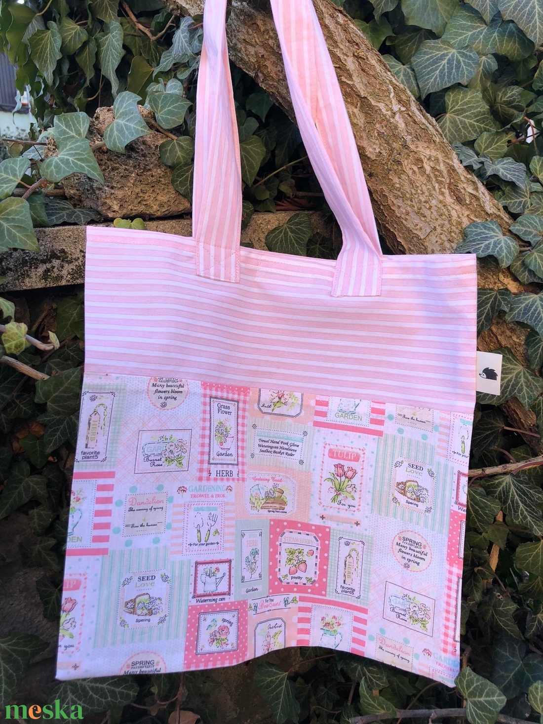 STRAWBERRY GARDEN. Shopper kertészeknek. - táska & tok - bevásárlás & shopper táska - shopper, textiltáska, szatyor - Meska.hu STRAWBERRY GARDEN. Shopper kertészeknek. - táska & tok - bevásárlás & shopper táska - shopper, textiltáska, szatyor - Meska.hu