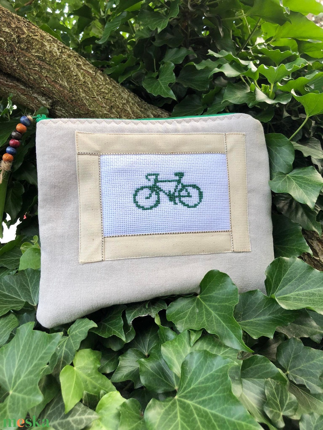 VELO. Fiús nagyméretű nesszeszer, kívül-belül biciklivel :) - táska & tok - ebook & tablet tok - Meska.hu VELO. Fiús nagyméretű nesszeszer, kívül-belül biciklivel :) - táska & tok - ebook & tablet tok - Meska.hu