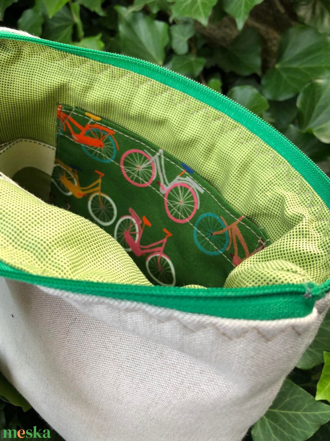 VELO. Fiús nagyméretű nesszeszer, kívül-belül biciklivel :) - táska & tok - ebook & tablet tok - Meska.hu VELO. Fiús nagyméretű nesszeszer, kívül-belül biciklivel :) - táska & tok - ebook & tablet tok - Meska.hu